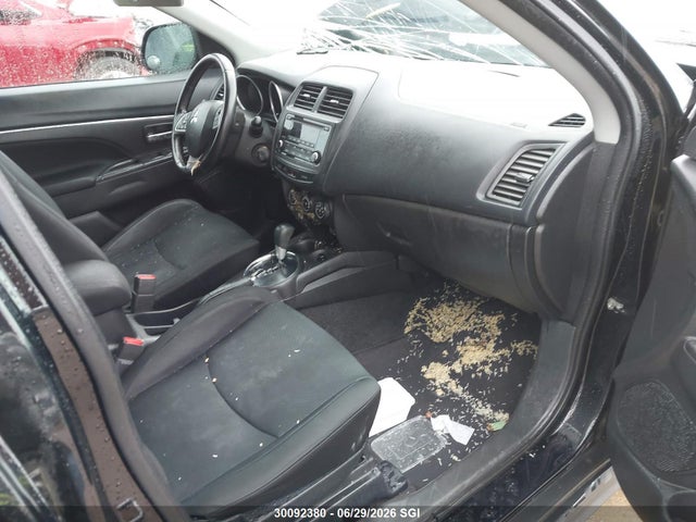 30092380 :رقم المزاد ، 4A4AH3AU7FE609252 vin ، 2015 Mitsubishi Rvr Se/es مزاد بيع