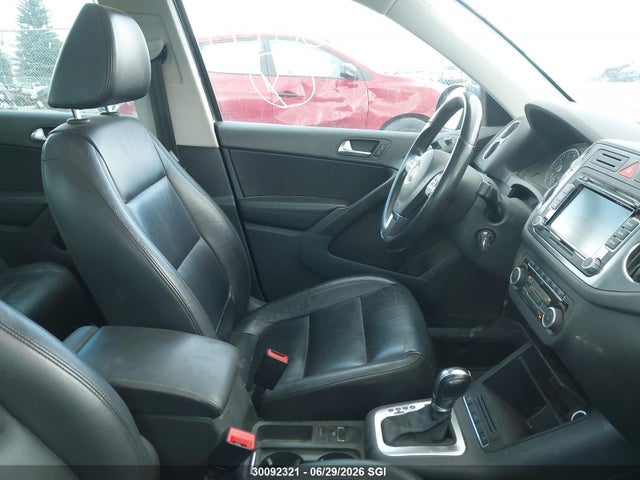 2011 Volkswagen Tiguan S/se/sel მანქანა იყიდება აუქციონზე, vin: WVGBV7AX0BW549613, აუქციონის ნომერი: 30092321