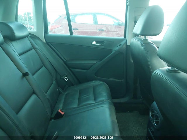 2011 Volkswagen Tiguan S/se/sel მანქანა იყიდება აუქციონზე, vin: WVGBV7AX0BW549613, აუქციონის ნომერი: 30092321