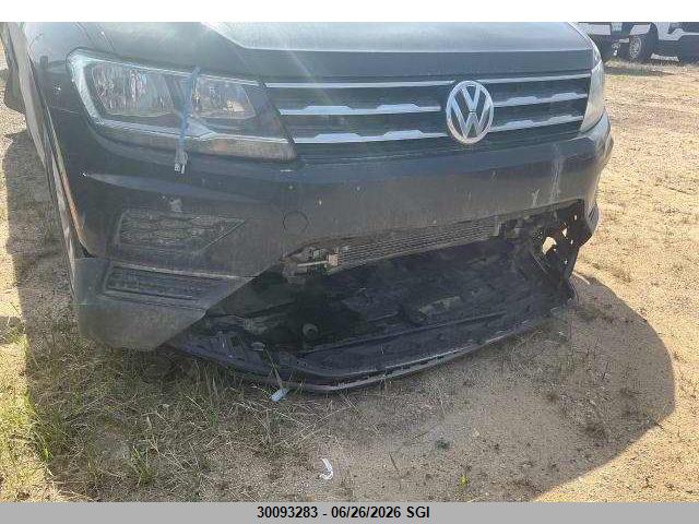 3VV0B7AX2KM114422 Volkswagen TIGUAN S