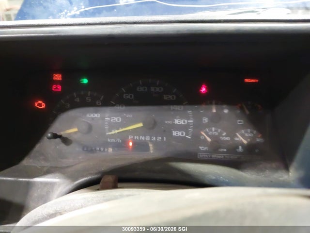 1998 Chevrolet Gmt-400 K2500 მანქანა იყიდება აუქციონზე, vin: 1GCGK29JXWE121176, აუქციონის ნომერი: 30093359