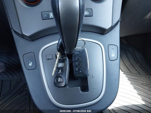 2009 Kia Rondo Lx/ex მანქანა იყიდება აუქციონზე, vin: KNAFG526997227399, აუქციონის ნომერი: 30093368
