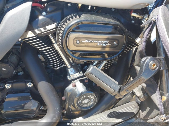 Harley-Davidson FLHXS 2020 5HD1KRP33LB638116 Image 8