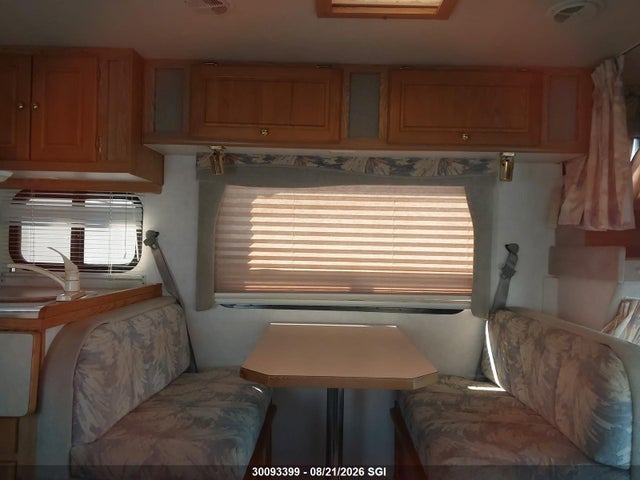 Продажа на аукционе авто 2001 Ford Econoline E450 Super Duty Cutwy Van, vin: 1FDXE45S71HB07370, номер лота: 30093399
