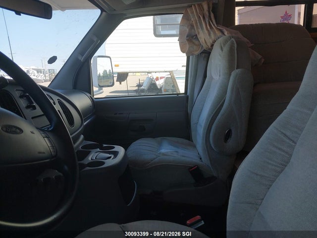 Продажа на аукционе авто 2001 Ford Econoline E450 Super Duty Cutwy Van, vin: 1FDXE45S71HB07370, номер лота: 30093399