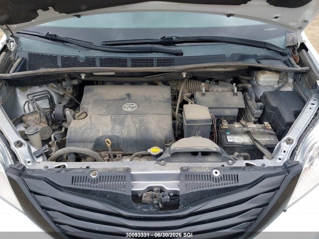 Toyota Sienna 2014 5TDZK3DC9ES489980 Image 10