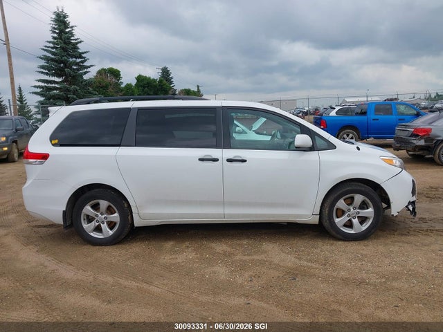 Toyota Sienna 2014 5TDZK3DC9ES489980 Image 12