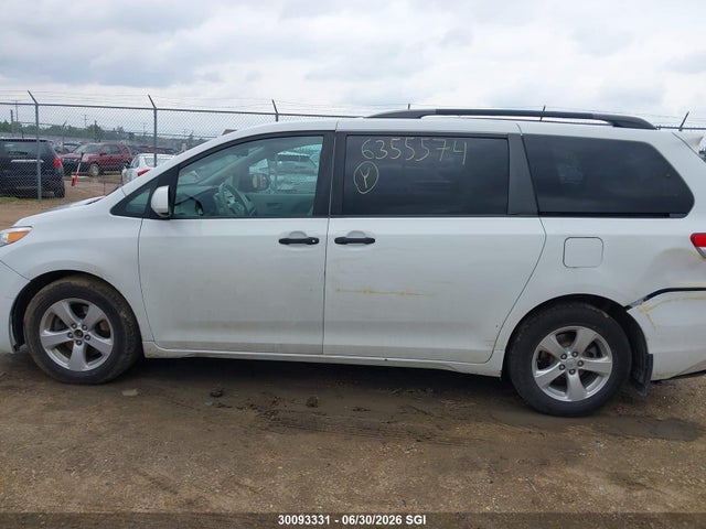 Toyota Sienna 2014 5TDZK3DC9ES489980 Image 13