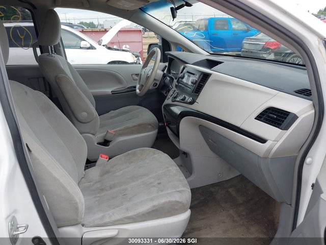 Toyota Sienna 2014 5TDZK3DC9ES489980 Image 5