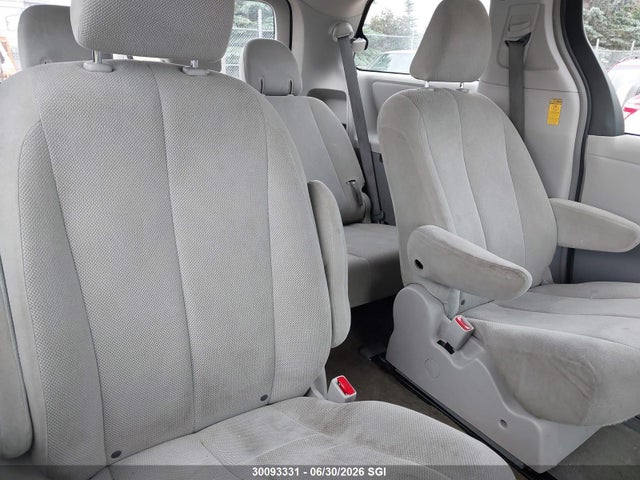 Toyota Sienna 2014 5TDZK3DC9ES489980 Image 8