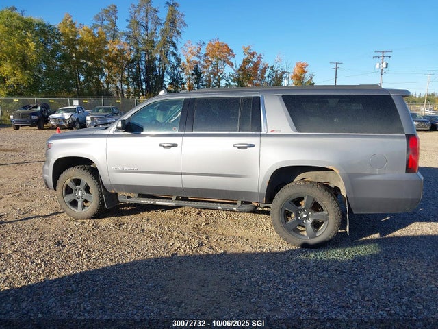 30072732 :رقم المزاد ، 1GNSKHKC2KR181004 vin ، 2019 Chevrolet Suburban K1500 Lt مزاد بيع