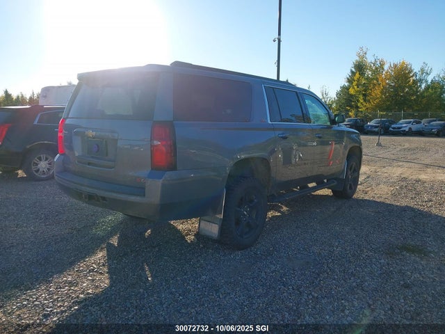 30072732 :رقم المزاد ، 1GNSKHKC2KR181004 vin ، 2019 Chevrolet Suburban K1500 Lt مزاد بيع