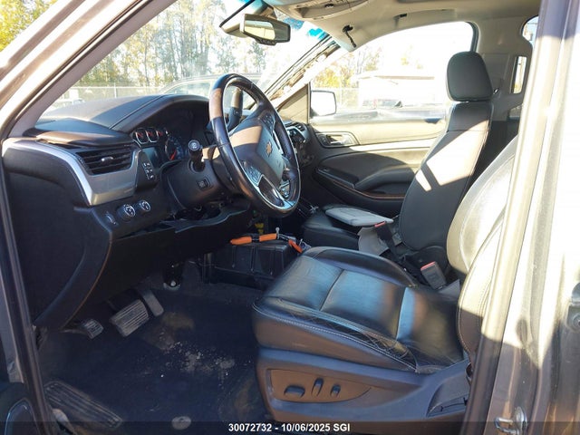 30072732 :رقم المزاد ، 1GNSKHKC2KR181004 vin ، 2019 Chevrolet Suburban K1500 Lt مزاد بيع