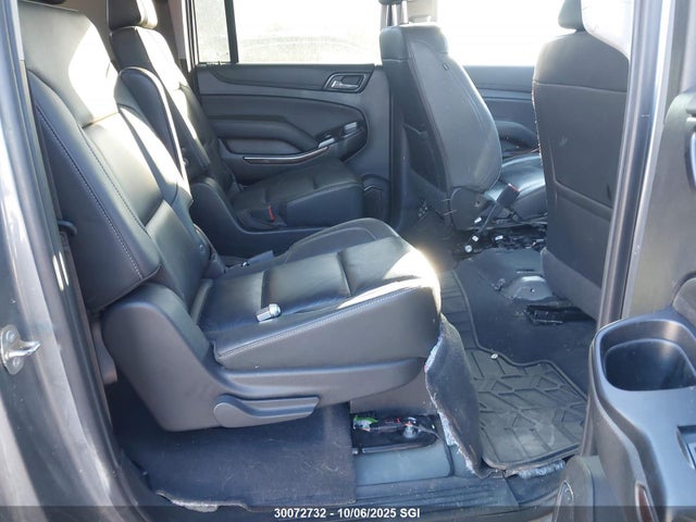 30072732 :رقم المزاد ، 1GNSKHKC2KR181004 vin ، 2019 Chevrolet Suburban K1500 Lt مزاد بيع