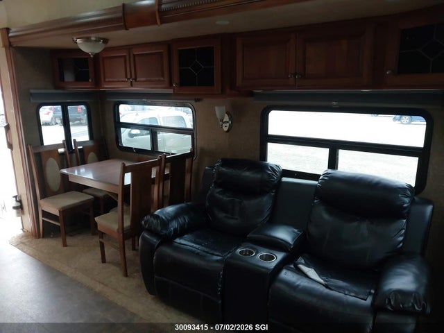 30093415 :رقم المزاد ، 47CFNFU2XCC661272 vin ، 2012 Dutchman Infinity Std مزاد بيع