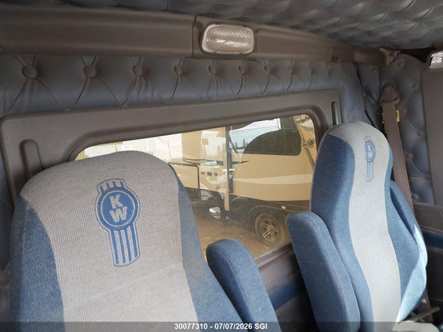 Продажа на аукционе авто 2006 Kenworth Construction W900, vin: 1XKWD40X86R990424, номер лота: 30077310