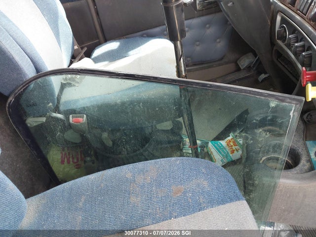 Продажа на аукционе авто 2006 Kenworth Construction W900, vin: 1XKWD40X86R990424, номер лота: 30077310