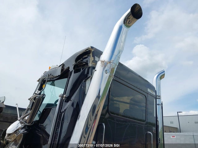 Продажа на аукционе авто 2006 Kenworth Construction W900, vin: 1XKWD40X86R990424, номер лота: 30077310
