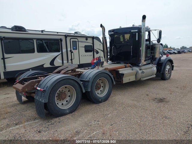 Продажа на аукционе авто 2006 Kenworth Construction W900, vin: 1XKWD40X86R990424, номер лота: 30077310