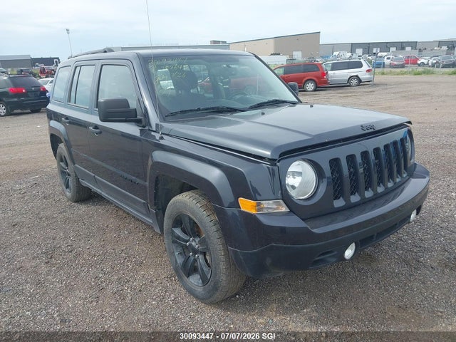 2015 1C4NJRAB8FD287645 main image