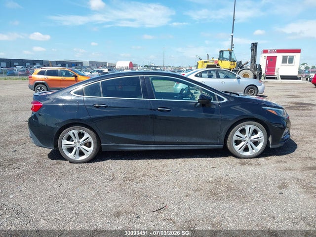 30093451 :رقم المزاد ، 1G1BF5SM9J7157970 vin ، 2018 Chevrolet Cruze Premier مزاد بيع