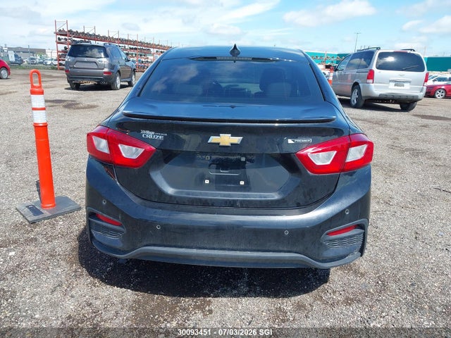 30093451 :رقم المزاد ، 1G1BF5SM9J7157970 vin ، 2018 Chevrolet Cruze Premier مزاد بيع