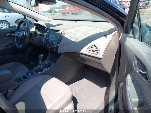 30093451 :رقم المزاد ، 1G1BF5SM9J7157970 vin ، 2018 Chevrolet Cruze Premier مزاد بيع