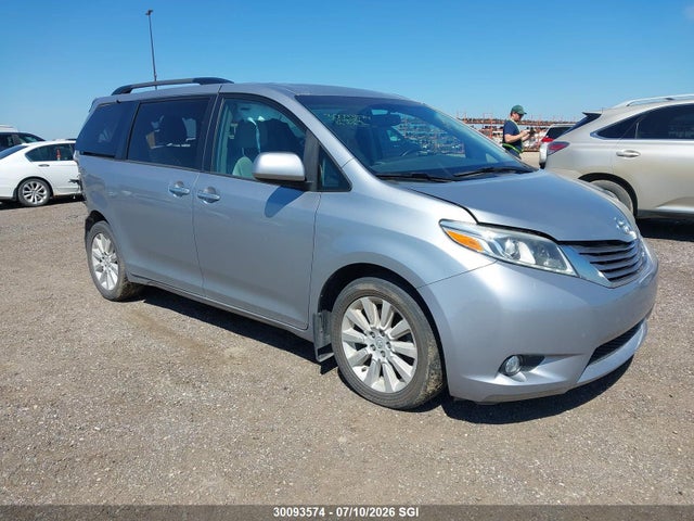 2015 Toyota Sienna Xle/limited მანქანა იყიდება აუქციონზე, vin: 5TDDK3DC9FS118586, აუქციონის ნომერი: 30093574