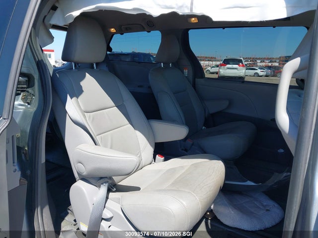 2015 Toyota Sienna Xle/limited მანქანა იყიდება აუქციონზე, vin: 5TDDK3DC9FS118586, აუქციონის ნომერი: 30093574