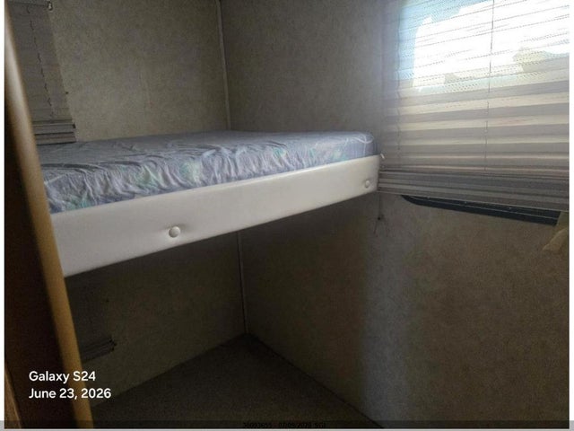 30093655 :رقم المزاد ، 4X4FCAG245G086940 vin ، 2005 Forest River Inc.  مزاد بيع