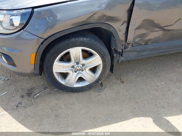 WVGJV7AX7FW544216 Volkswagen Tiguan S/se/sel/r-line