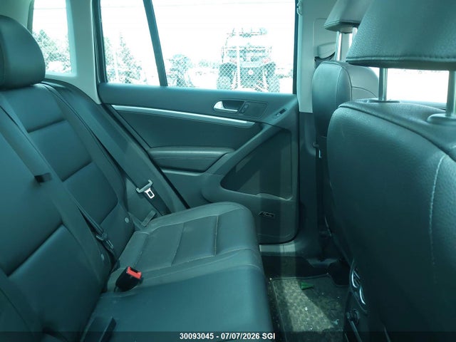 WVGJV7AX7FW544216 Volkswagen Tiguan S/se/sel/r-line