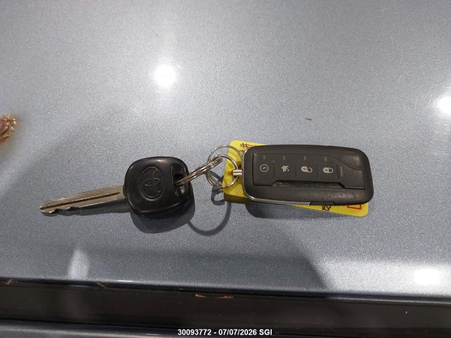 Продажа на аукционе авто 2006 Toyota Corolla Matrix Xr, vin: 2T1LR30E16C561256, номер лота: 30093772