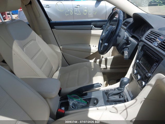 Volkswagen PASSAT SE 2015 1VWBS7A34FC070304 Image 5