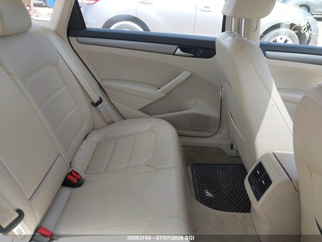 Volkswagen PASSAT SE 2015 1VWBS7A34FC070304 Image 8