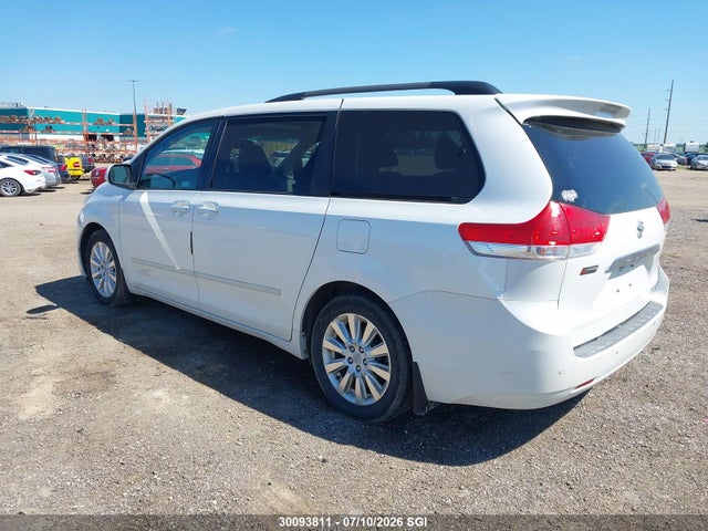 Auction sale of the 2011 Toyota Sienna Xle/limited, vin: 5TDDK3DC3BS022950, lot number: 30093811