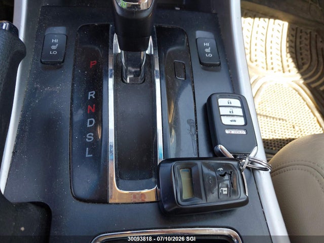 2013 Honda Accord Touring მანქანა იყიდება აუქციონზე, vin: 1HGCR2F90DA800142, აუქციონის ნომერი: 30093818