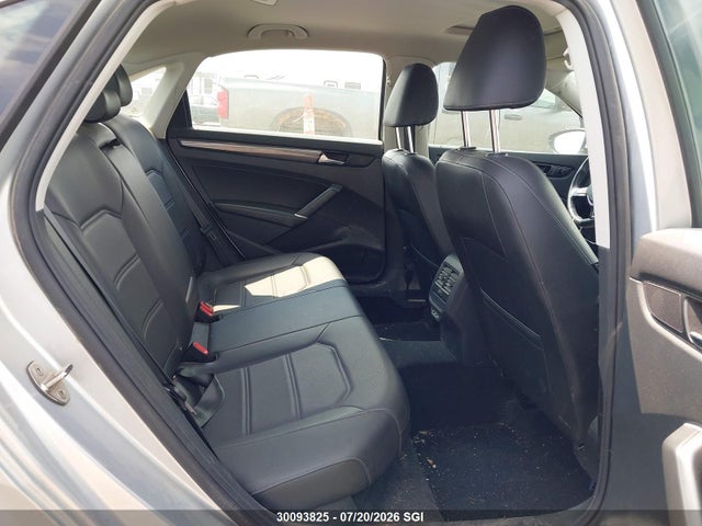 Volkswagen Passat Highline 2021 1VWBA7A38MC003060 Image 8