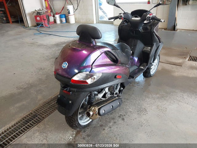 30093839 :رقم المزاد ، ZAPM610X4B5500010 vin ، 2011 Piaggio Mp3 500 Sport Abs مزاد بيع