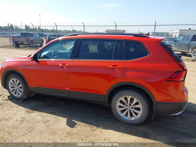 3VV0B7AX8JM041233 Volkswagen TIGUAN S