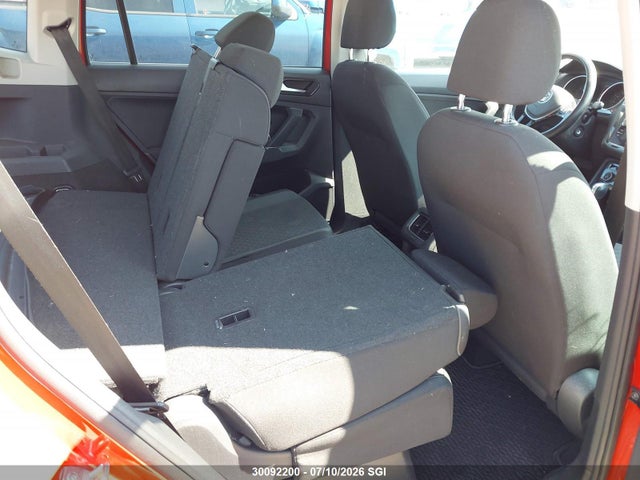 3VV0B7AX8JM041233 Volkswagen TIGUAN S