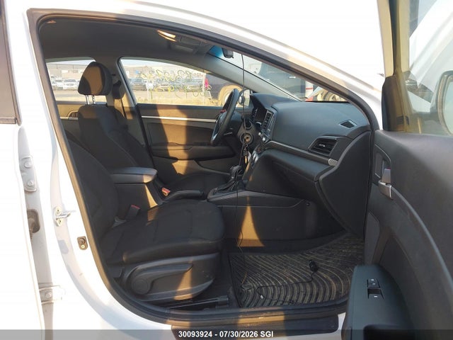 Hyundai Elantra Essential 2019 KMHD74LF7KU735182 Image 5