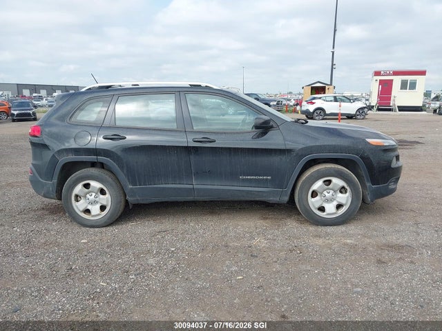 1C4PJMAS2GW164263 Jeep Cherokee Sport