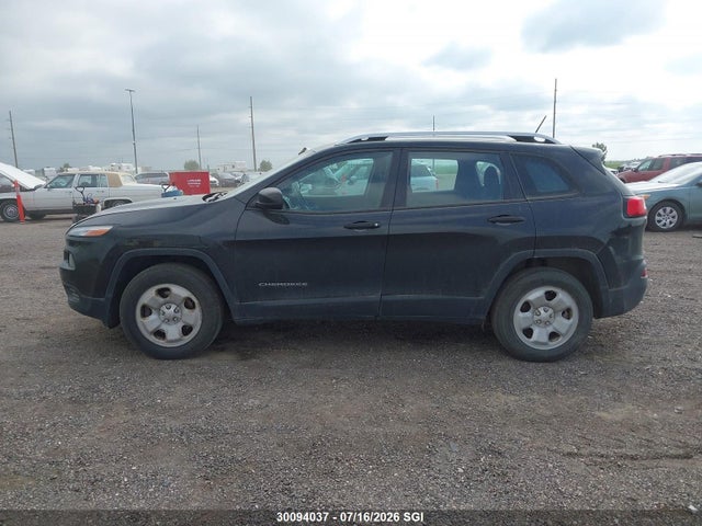1C4PJMAS2GW164263 Jeep Cherokee Sport