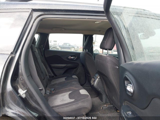 1C4PJMAS2GW164263 Jeep Cherokee Sport