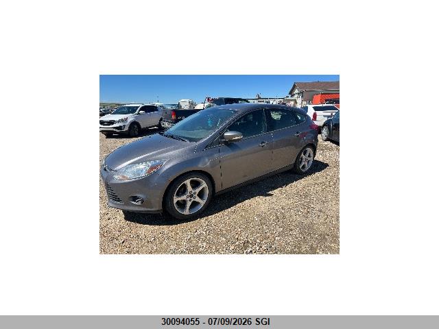 Ford FOCUS SE 2014 1FADP3K23EL352434 Image 2