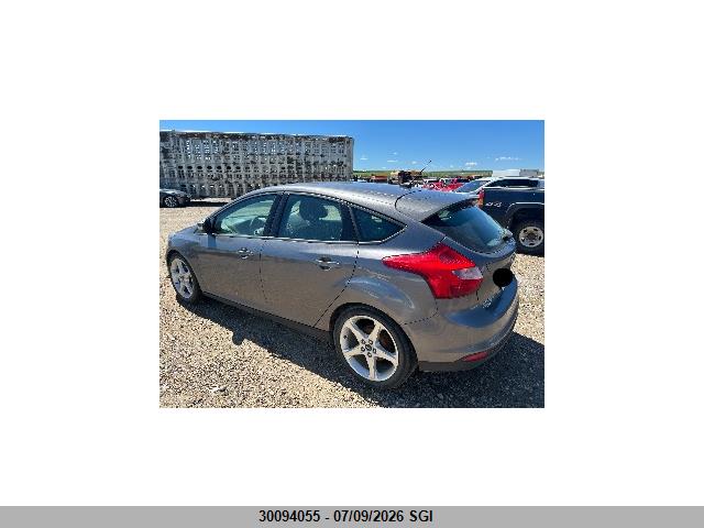 Ford FOCUS SE 2014 1FADP3K23EL352434 Image 3