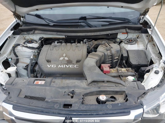 JA4JZ3AX4FZ601238 Mitsubishi Outlander Se