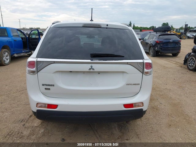 JA4JZ3AX4FZ601238 Mitsubishi Outlander Se