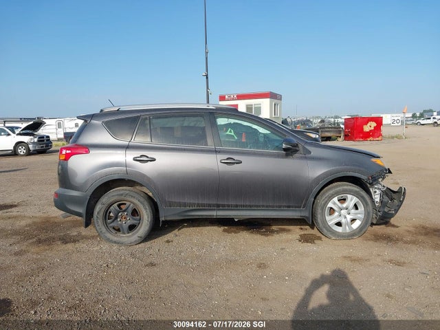 2T3BFREV8EW186132 Toyota RAV4 LE